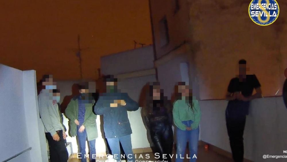 Desalojada una fiesta en una azotea de Sevilla con 16 jóvenes incumpliendo las restricciones 