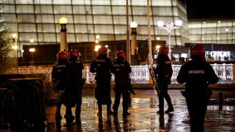 Detenido un menor de 15 a&ntilde;os en nuevos altercados en San Sebasti&aacute;n protagonizados por unos 200 j&oacute;venes