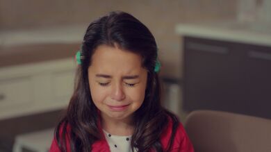 La desgarradora súplica de Öykü al doctor: “No se lo diga a mi padre, por favor”