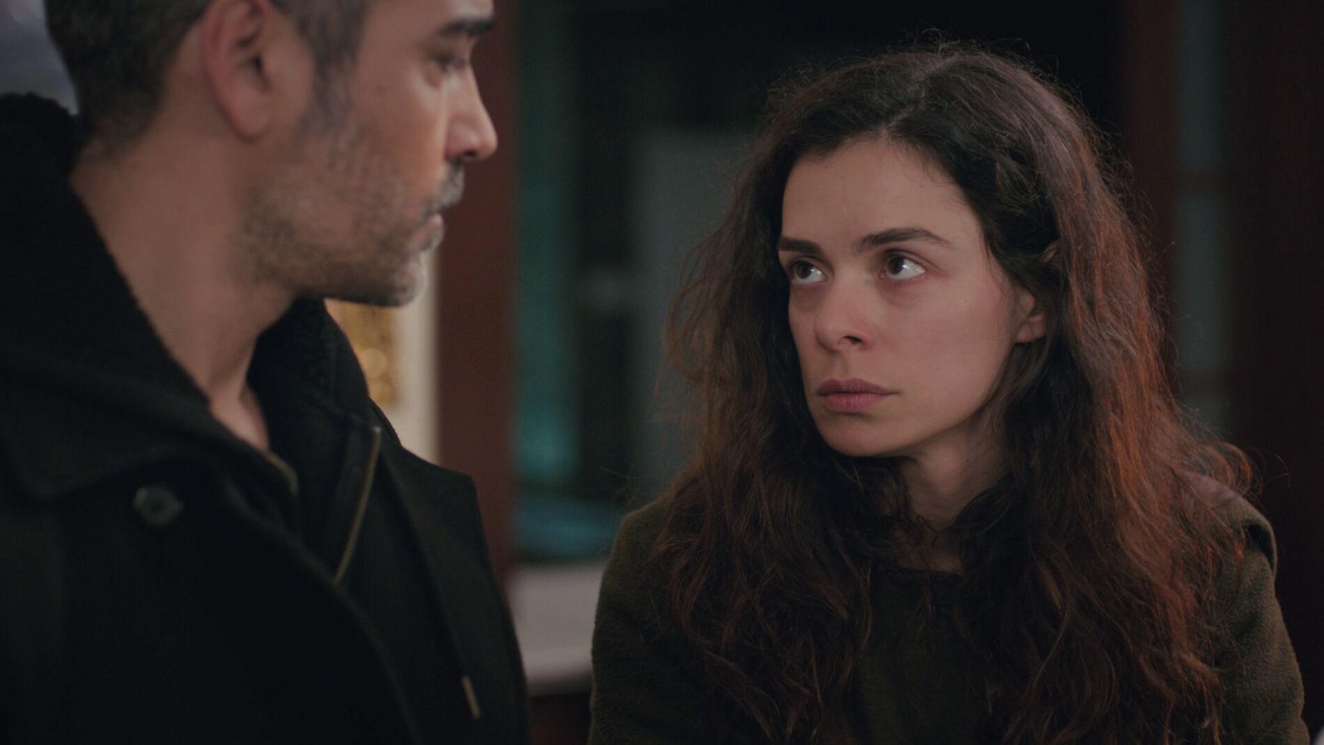 Sin calefacción, sin médico, sin juguetes… Sarp decepciona al llegar a la nueva casa