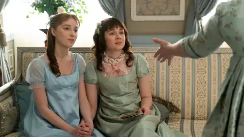 Daphne y Eloise en 'Los Bridgerton' Daphne y Eloise en 'Los Bridgerton'