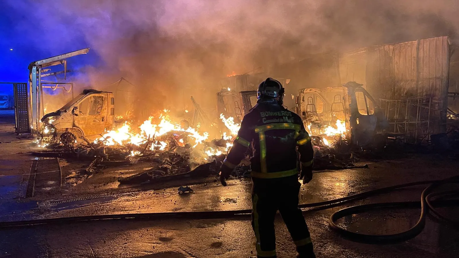 Incendio parking de caravanas