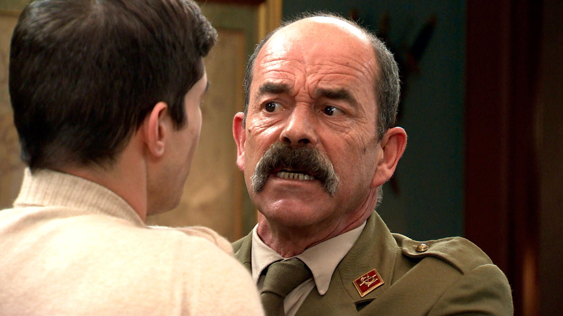 Beltr&aacute;n sorprende a Tito, a punto de confesarlo todo