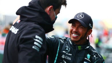 Lewis Hamilton renueva un año con Mercedes y seguirá en la Fórmula 1