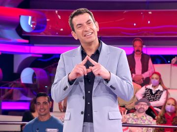 Arturo Valls, maravillado con la forma de hablar de un concursante al estilo Martes y Trece