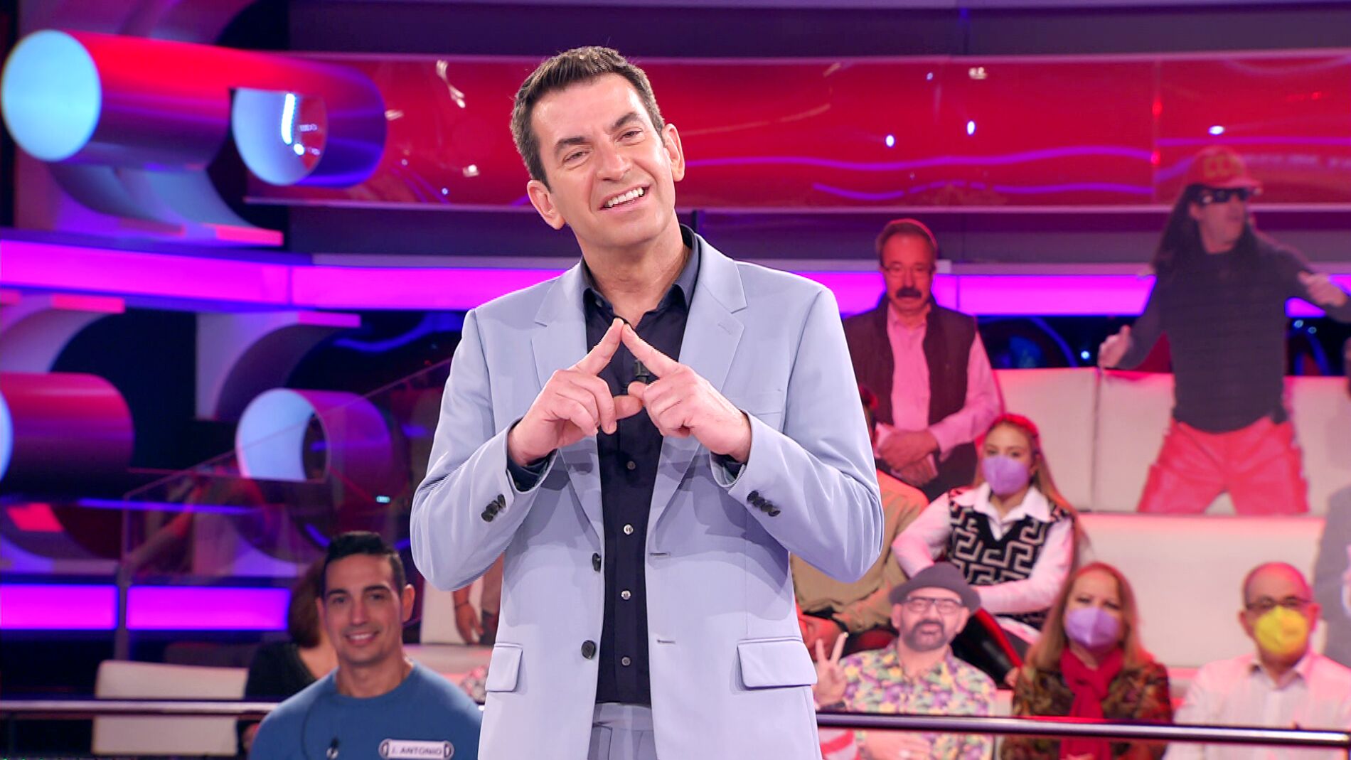 Arturo Valls, maravillado con la forma de hablar de un concursante al estilo Martes y Trece