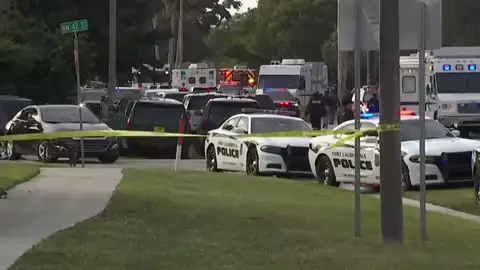 Mueren 2 agentes del FBI y otros 3 resultan heridos en un tiroteo en Florida Mueren 2 agentes del FBI y otros 3 resultan heridos en un tiroteo en Florida