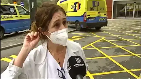 El duro relato de una sanitaria de Ponteveda: "Hablamos de número de muertos como si fuese normal" El duro relato de una sanitaria de Ponteveda: "Hablamos de número de muertos como si fuese normal"