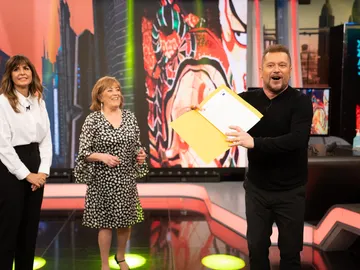 El Monaguillo pone en un difícil compromiso a Nuria Roca para asegurar su continuidad en 'El Hormiguero 3.0' El Monaguillo pone en un difícil compromiso a Nuria Roca para asegurar su continuidad en 'El Hormiguero 3.0'