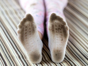 Calcetines blancos sucios