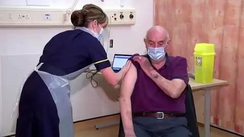 A3 Noticias 1 (03-02-21) La vacuna de AstraZeneca podría frenar los contagios de coronavirus, según un estudio preliminar de Oxford A3 Noticias 1 (03-02-21) La vacuna de AstraZeneca podría frenar los contagios de coronavirus, según un estudio preliminar de Oxford