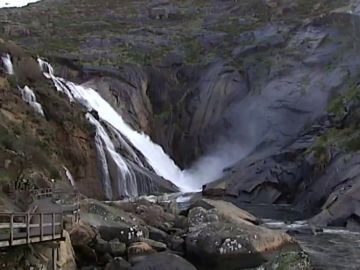 Tu Tiempo visita la Cascada del Ézaro en Galicia, única en la Península