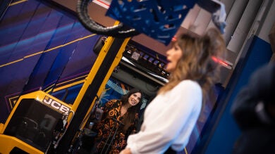 Nuria Roca, Juan del Val y Jorge Salvador ponen a prueba su confianza ciega en Pilar Rubio