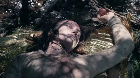 El cuerpo de Cristina aparece sin vida en medio del bosque El cuerpo de Cristina aparece sin vida en medio del bosque