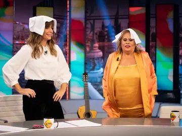 La extraña superstición de Carmina Barrios con los afiladores: ¿Por qué se pone un pañuelo en la cabeza? La extraña superstición de Carmina Barrios con los afiladores: ¿Por qué se pone un pañuelo en la cabeza?