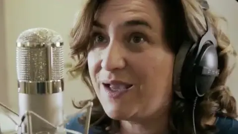 Ada Colau participa en el rap de Campaña de Comú Podem Elecciones catalanas 2021
