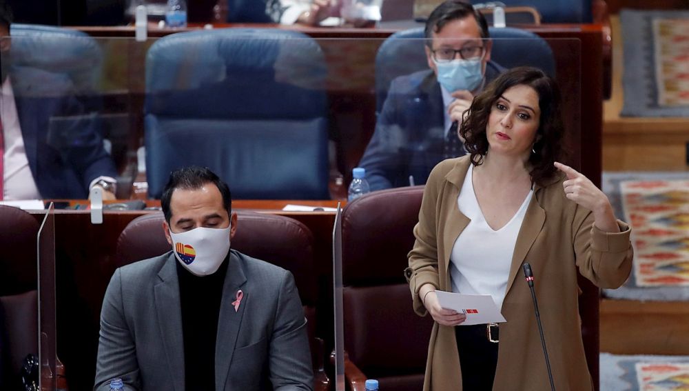 Isabel Díaz Ayuso en el pleno de la Asamblea de Madrid