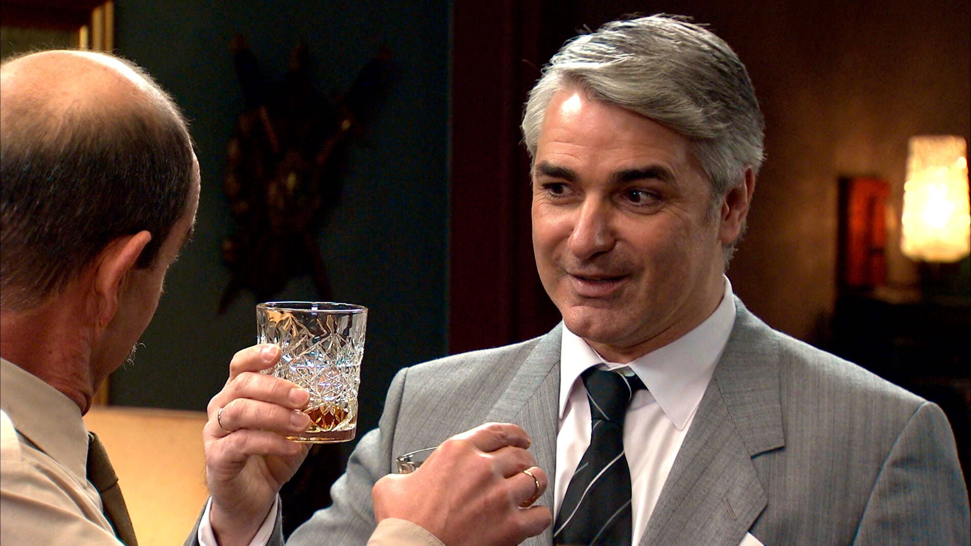  Juan y Beltrán brindan “por la operación Maica”