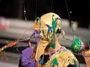 La ciencia de Marron maravilla a Carmina Barrios con el 'Arcoíris Man' La ciencia de Marron maravilla a Carmina Barrios con el 'Arcoíris Man'