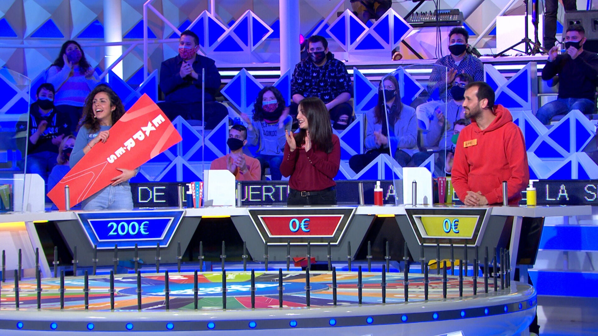 Estef recuerda a Enrique e imita su gran truco para tener buena suerte con el gajo expr&eacute;s