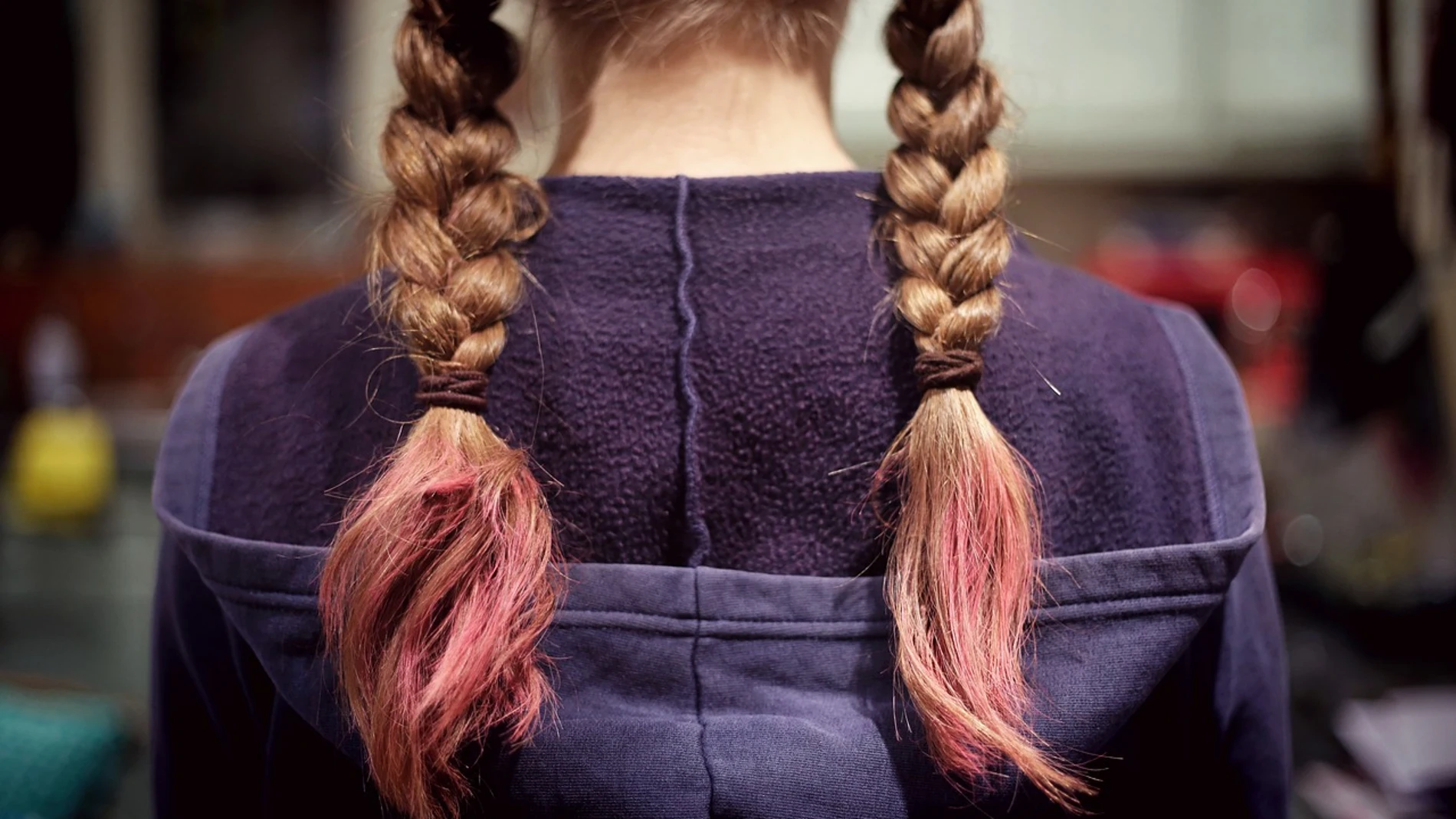 NIña con el pelo trenzado NIña con el pelo trenzado