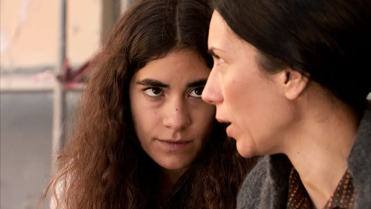¿Por qué protege Anabel a Manolita en prisión?