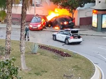 Un accidente de coche provoca el incendio de varios vehículos en Virreina 