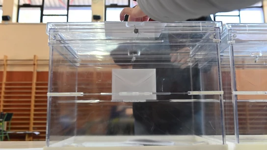 Urnas por las Elecciones Urnas por las Elecciones