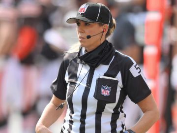 Sarah Thomas, la primera mujer en arbitrar en una final de la Super Bowl