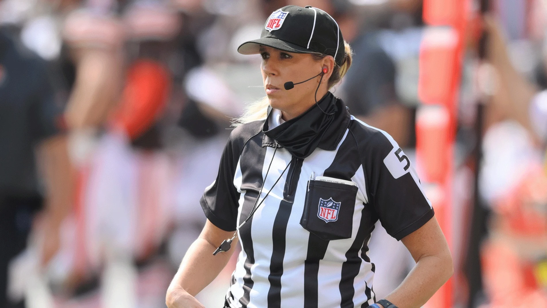 Sarah Thomas, la primera mujer en arbitrar en una final de la Super Bowl Sarah Thomas, la primera mujer en arbitrar en una final de la Super Bowl