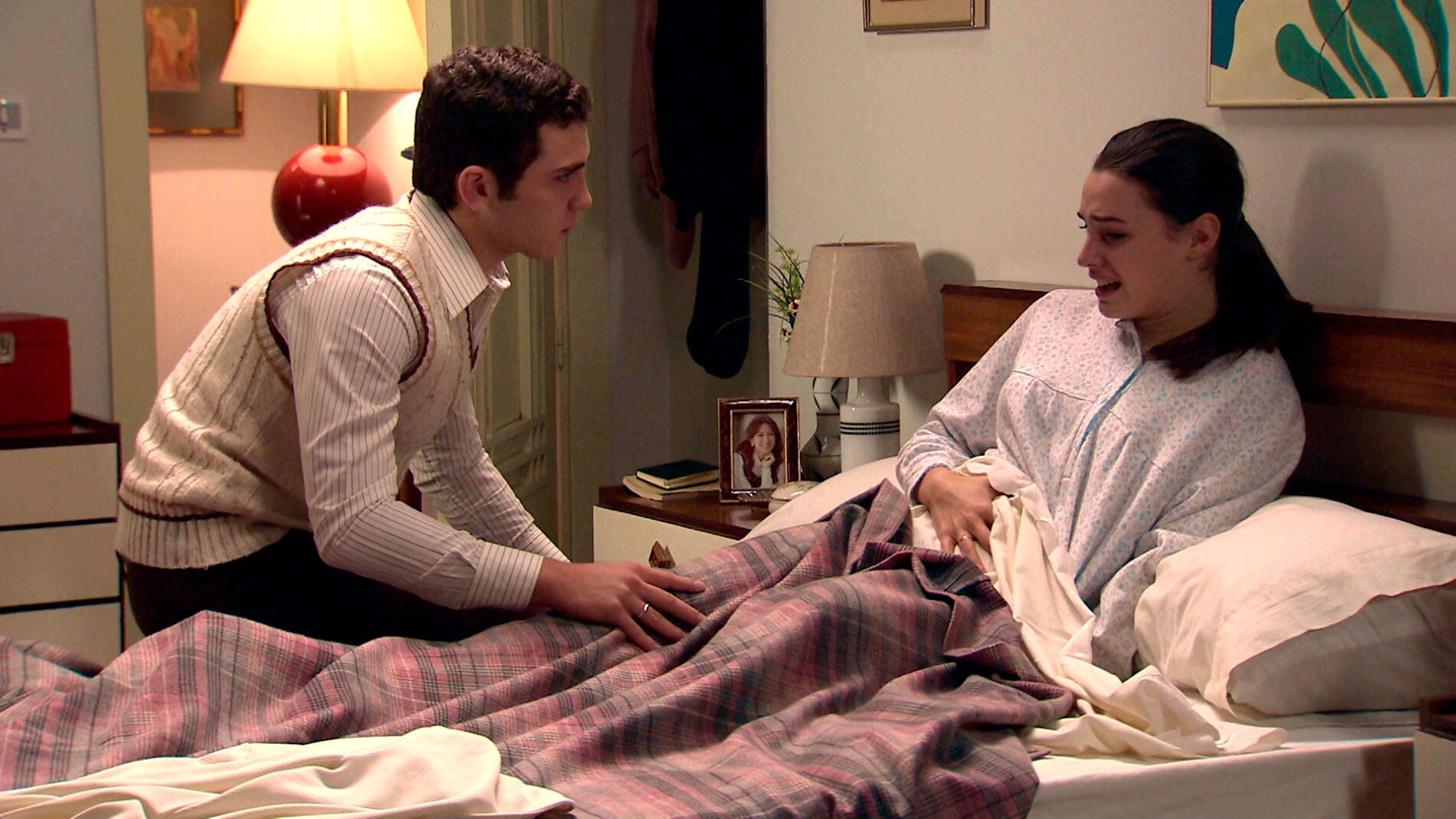 Manol&iacute;n, asustado con la reacci&oacute;n de Emma tras perder al beb&eacute;