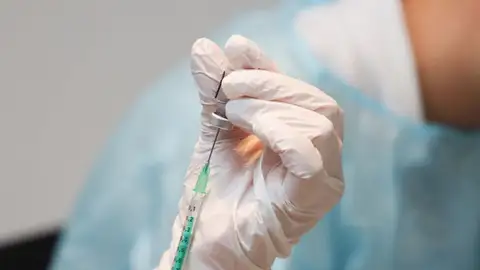 A3 Noticias 1 (05-02-21) Por primera vez hay más personas vacunadas contra el coronavirus en el mundo que contagiados de COVID-19 A3 Noticias 1 (05-02-21) Por primera vez hay más personas vacunadas contra el coronavirus en el mundo que contagiados de COVID-19