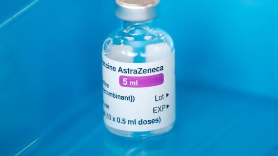 Vacuna AstraZeneca retraso