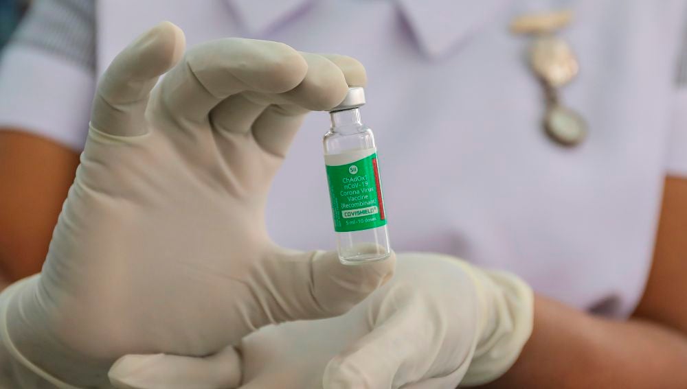 Dosis de la vacuna de AstraZeneca y la Universidad de Oxford contra el coronavirus