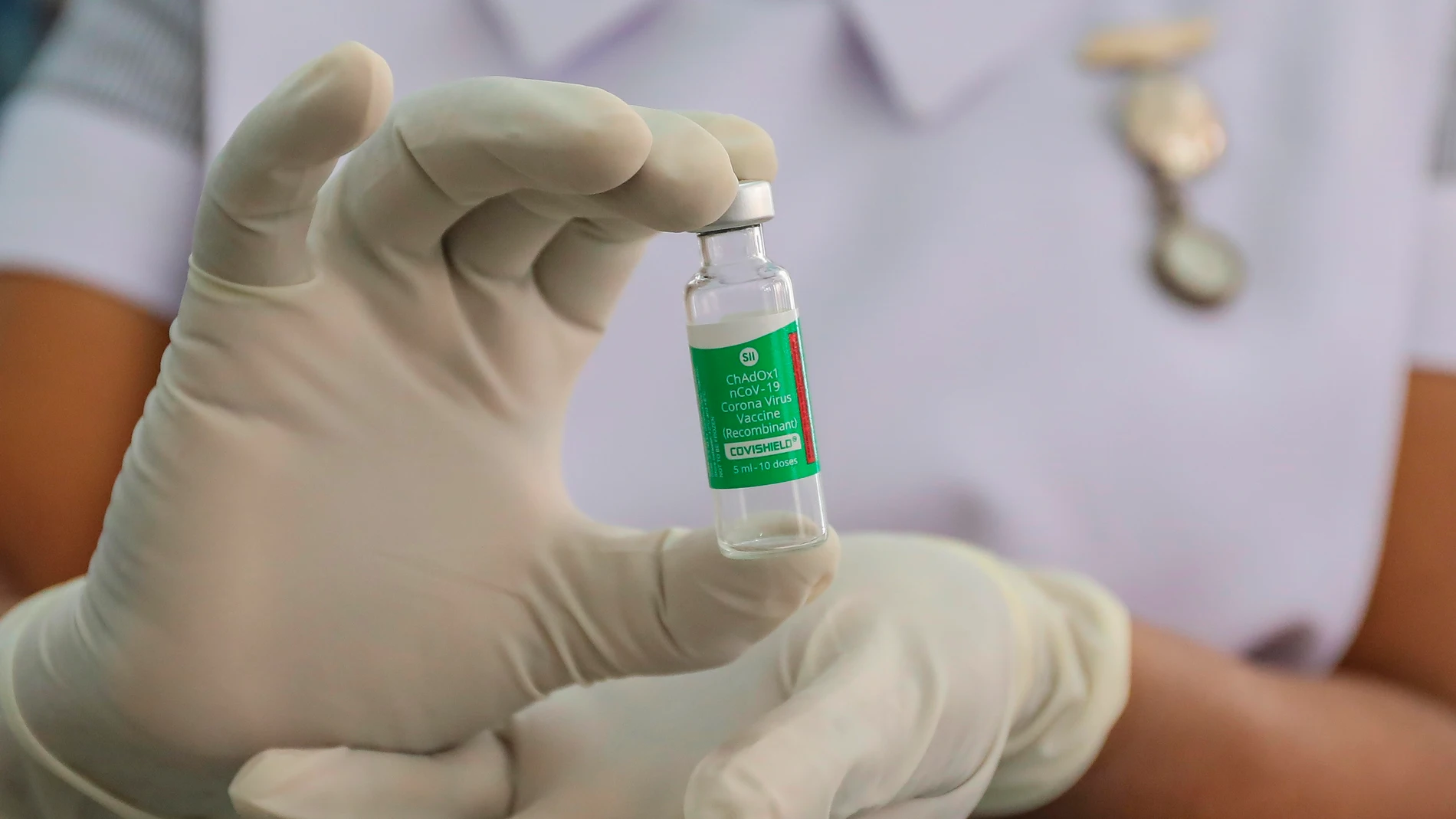 Dosis de la vacuna de AstraZeneca y la Universidad de Oxford contra el coronavirus Dosis de la vacuna de AstraZeneca y la Universidad de Oxford contra el coronavirus