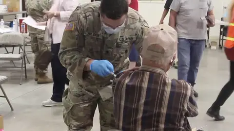 Estados Unidos vacuna a más de 2 millones de personas en un solo día Estados Unidos vacuna a más de 2 millones de personas en un solo día