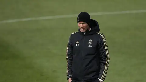 Zidane no garantiza su continuidad en el Real Madrid: "Vivo el día a día" Zidane no garantiza su continuidad en el Real Madrid: "Vivo el día a día"