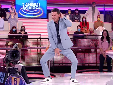 Arturo Valls sorprende imitando a Michael Jackson con su ‘Moonwalker’ Arturo Valls sorprende imitando a Michael Jackson con su ‘Moonwalker’
