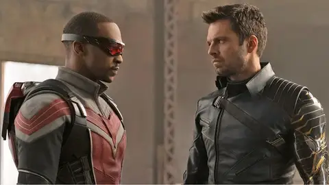 Anthony Mackie y Sebastian Stan en 'Falcon y el Soldado de Invierno' Anthony Mackie y Sebastian Stan en 'Falcon y el Soldado de Invierno'