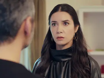 Piril traiciona a Suat y a Munir ante la presión de Sarp Piril traiciona a Suat y a Munir ante la presión de Sarp