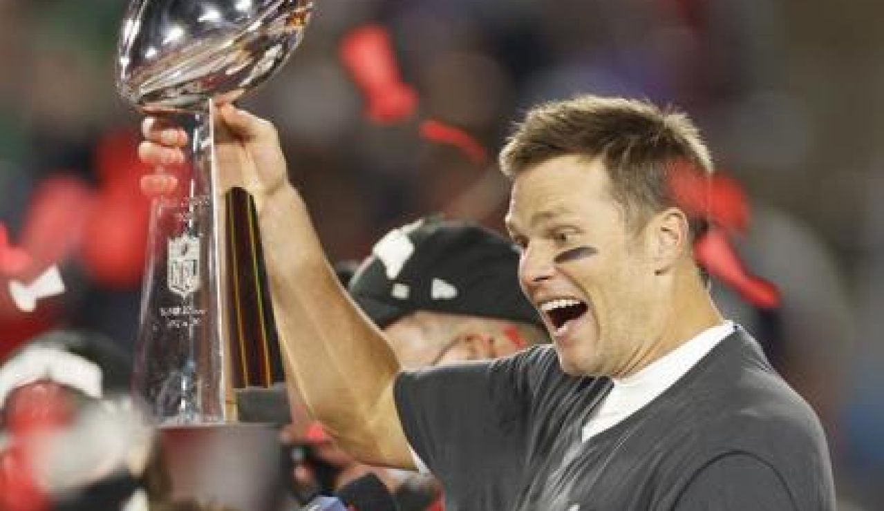 Video El Apasionado Beso De Tom Brady A Gisele Bundchen Tras Ganar La Super Bowl 2021
