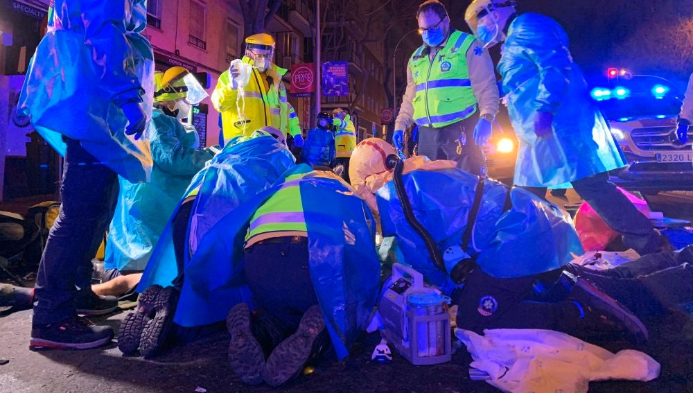 Madrid: Muere un repartidor tras chocar con un camión de la basura en Embajadores