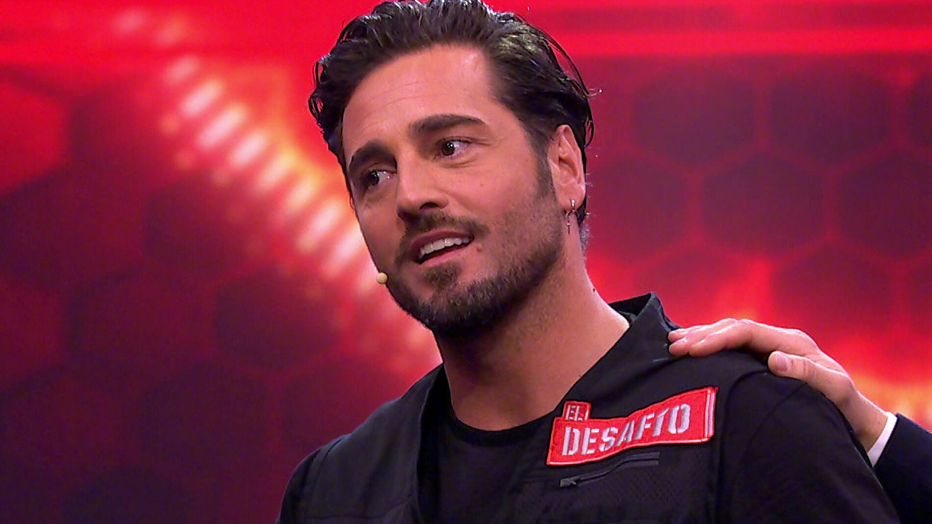 David Bustamante responde a Santiago Segura sobre la presencia de su club de fans