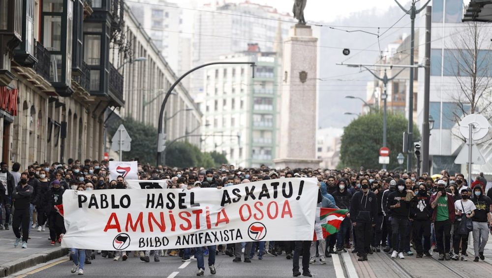 Disturbios y un detenido en la manifestación en apoyo a Pablo Hasél en Bilbao