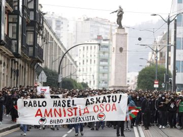 Disturbios y un detenido en la manifestación en apoyo a Pablo Hasél en Bilbao