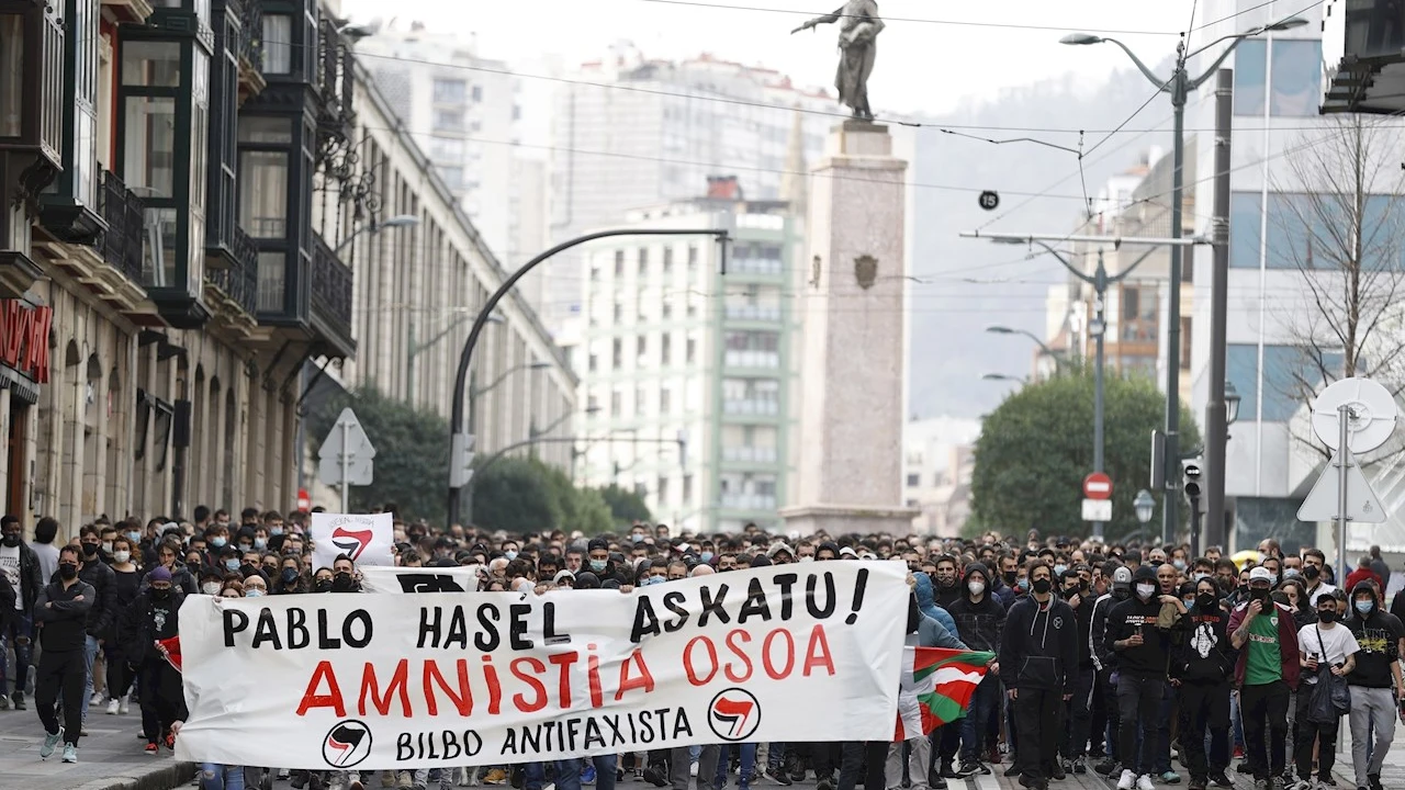 Disturbios y un detenido en la manifestaci&oacute;n en apoyo a Pablo Has&eacute;l en Bilbao