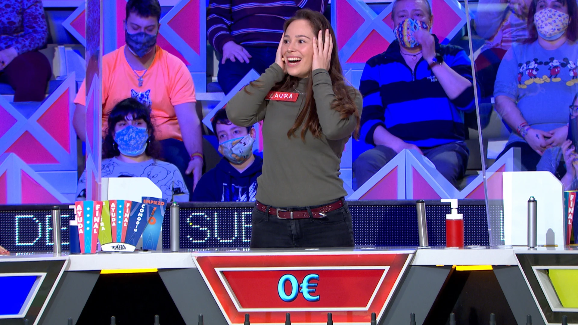 La mala suerte de Laura: cae tres veces en el ‘Se lo doy’ en un mismo panel 