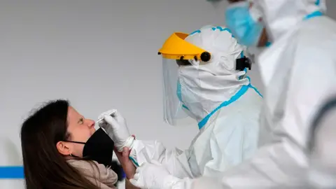 La pandemia se descontrola en Burgos, que ya supera los 1.000 casos de incidencia acumulada La pandemia se descontrola en Burgos, que ya supera los 1.000 casos de incidencia acumulada