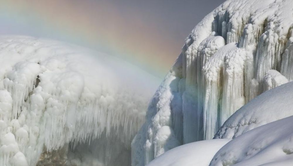 Las cataratas del Niágara congeladas.