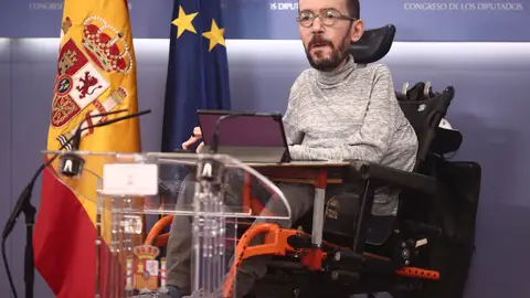 El portavoz parlamentario de Unidas Podemos, Pablo Echenique, interviene en una rueda de prensa convocada en el Congreso de los Diputados, en Madrid Echenique Pablo Hasél